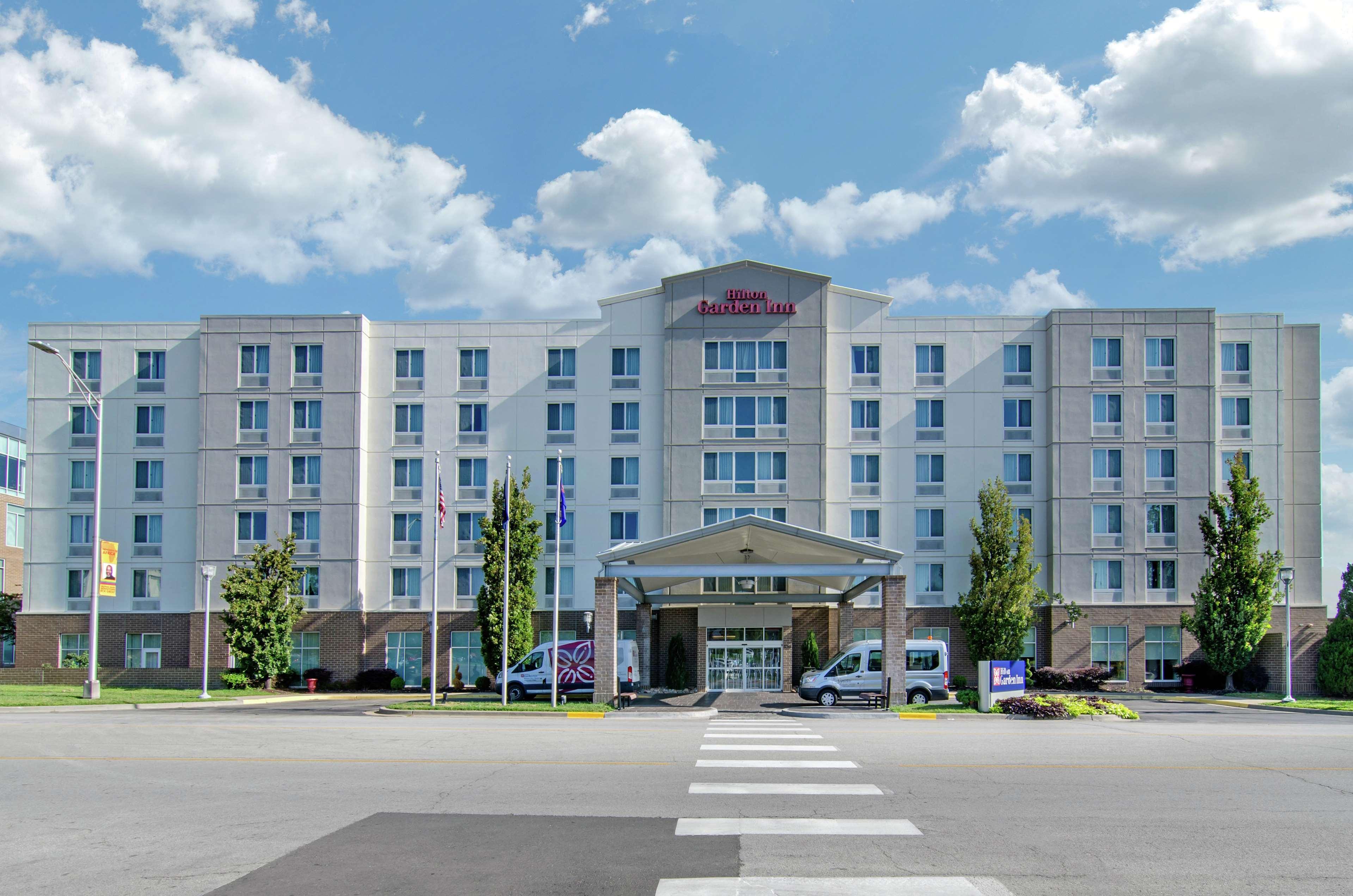 Hilton Garden Inn Kansas City/Kansas Экстерьер фото