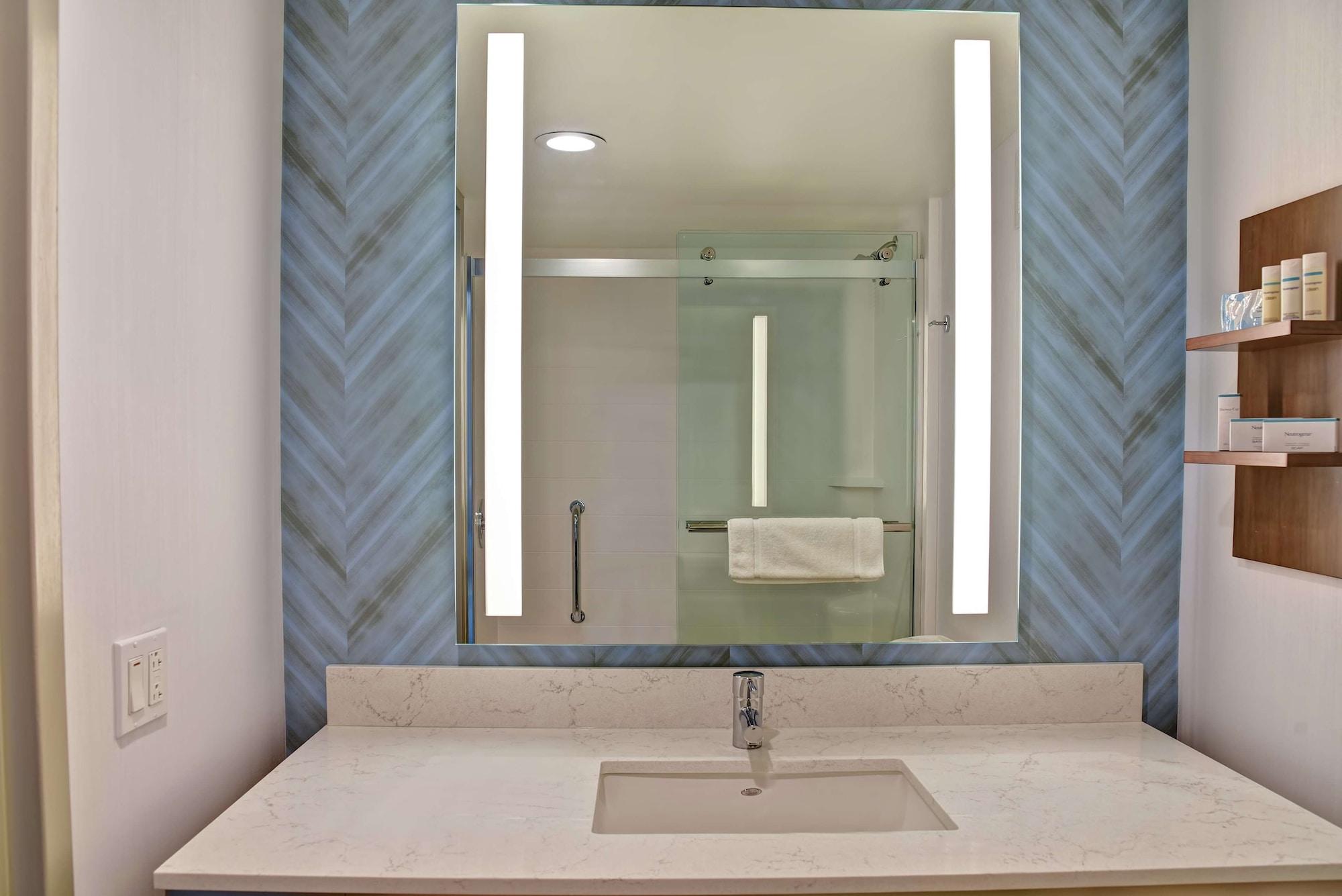 Hilton Garden Inn Kansas City/Kansas Экстерьер фото