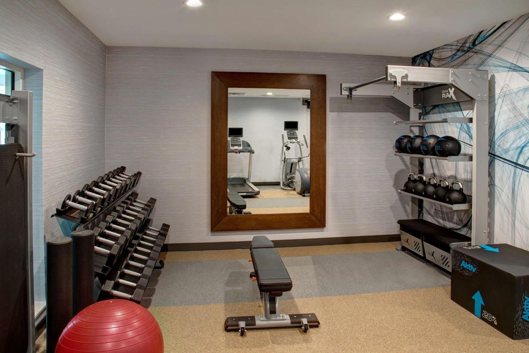 Hilton Garden Inn Kansas City/Kansas Экстерьер фото