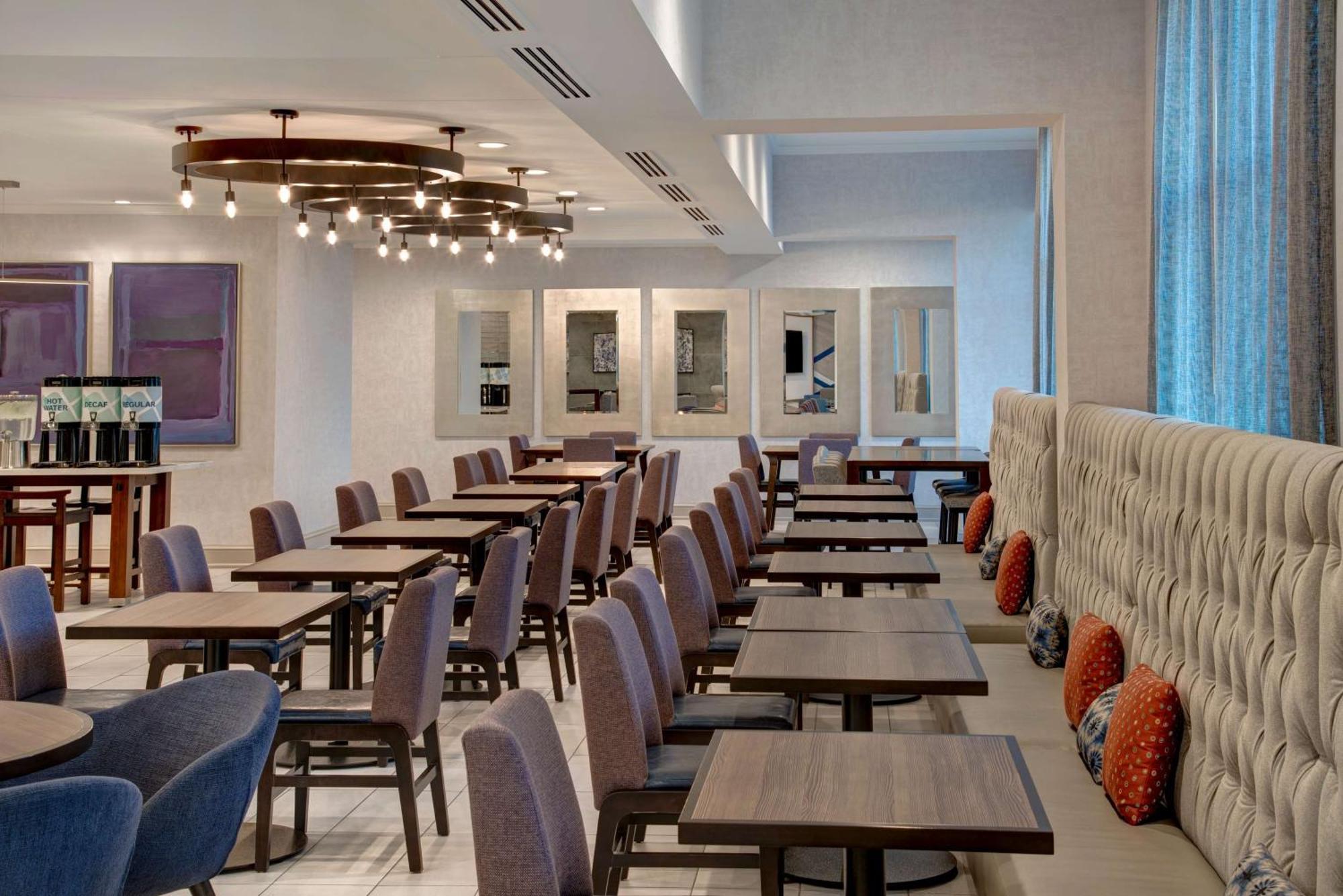 Hilton Garden Inn Kansas City/Kansas Экстерьер фото