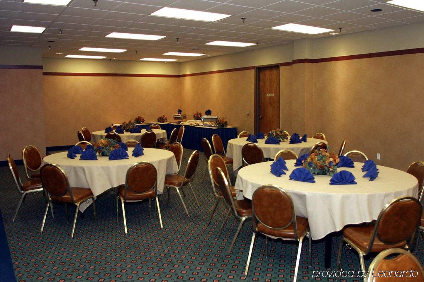 Hilton Garden Inn Kansas City/Kansas Ресторан фото