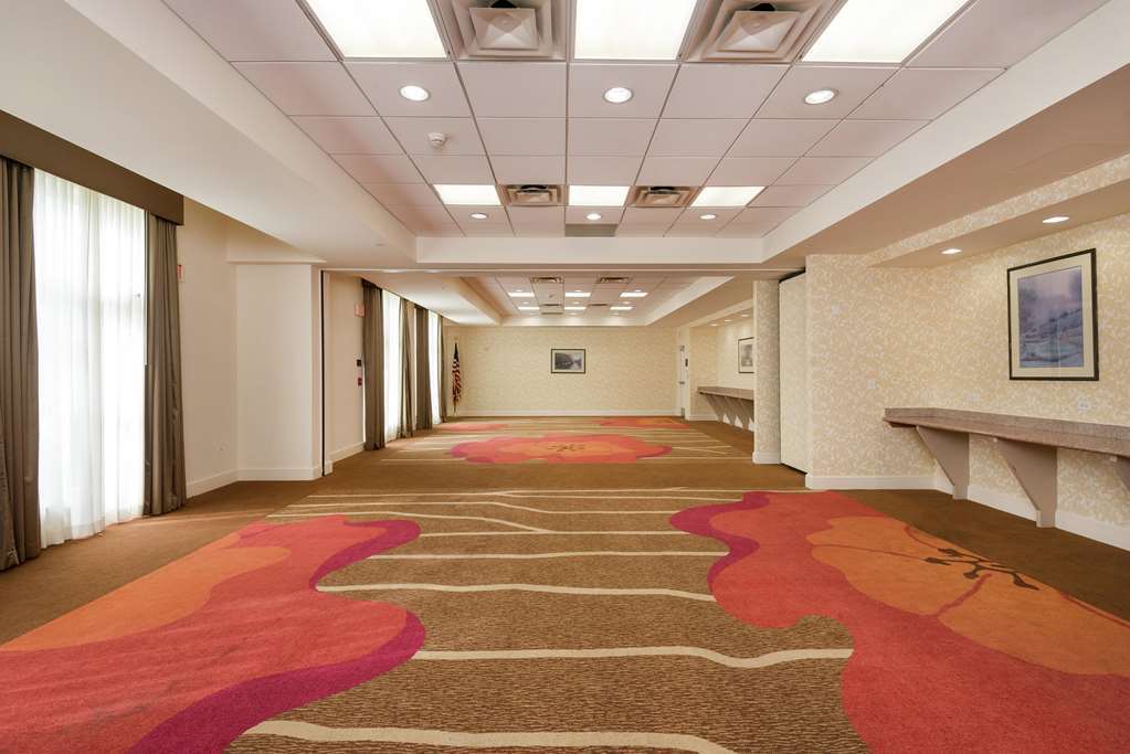 Hilton Garden Inn Kansas City/Kansas Удобства фото
